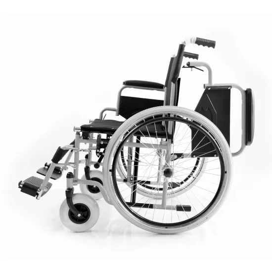 GM 4200 kerekesszék, kivehető kerekű (43/Adapteres/Igen)